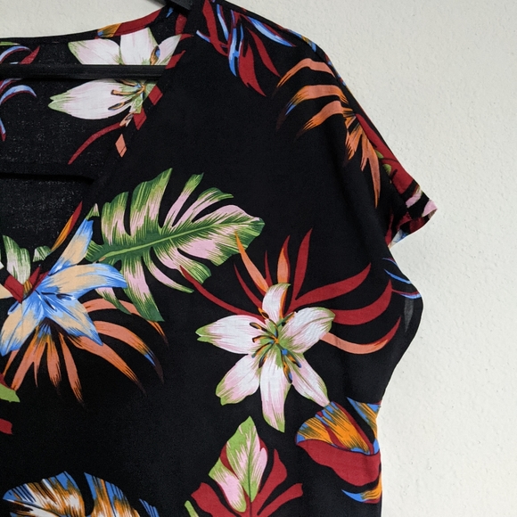 Black and colorful tropical floral blouse size S - Picture 6 of 9
